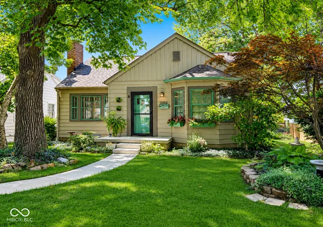 1st image of 2216 Caldwell Pl, Columbus, IN 47201 | MLS# 22118736
