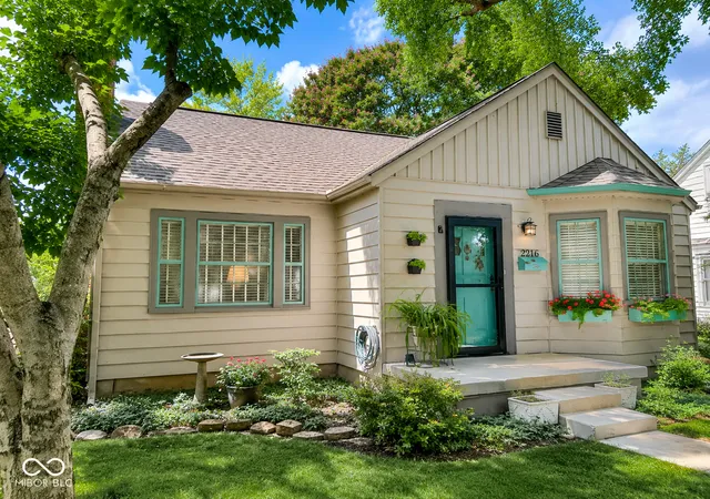 2nd image of 2216 Caldwell Pl, Columbus, IN 47201 | MLS# 22118736