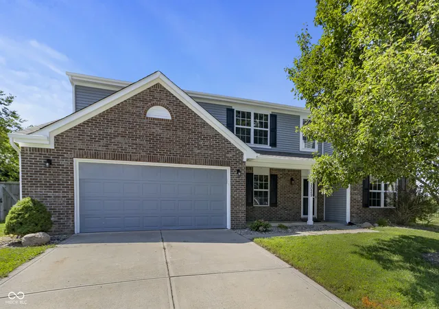 Photo 2 of Sale Pending at 2029 Seven Peaks Dr, Cicero, IN 46034 | MLS# 22118744 | Listing updated on 2026-08-22