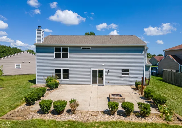 Photo 2 of Sale Pending at 2029 Seven Peaks Dr, Cicero, IN 46034 | MLS# 22118744 | Listing updated on 2026-08-22