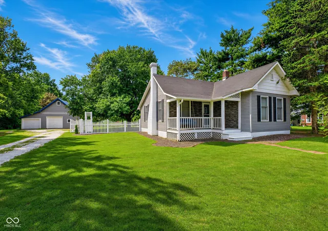 1st image of 2917 E County Road 400 S, Plainfield, IN 46168 | MLS# 22118759