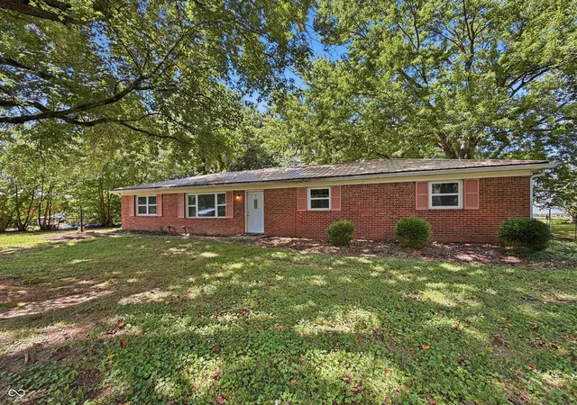 3rd image of 3630 Meadows Dr, Martinsville, IN 46151 | MLS# 22118762