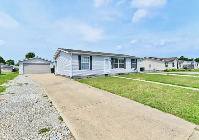 Photo 3 of Sale Pending at 707 N Barbara Dr, Rushville, IN 46173 | MLS# 22118773 | Listing updated on 2026-08-12