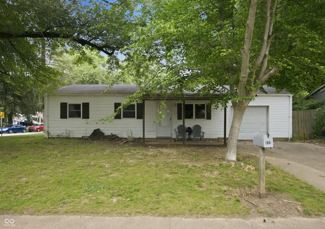 1st image of 612 Hampton Ln, Anderson, IN 46017 | MLS# 22118787