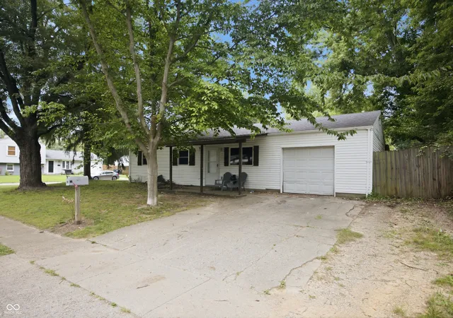 2nd image of 612 Hampton Ln, Anderson, IN 46017 | MLS# 22118787