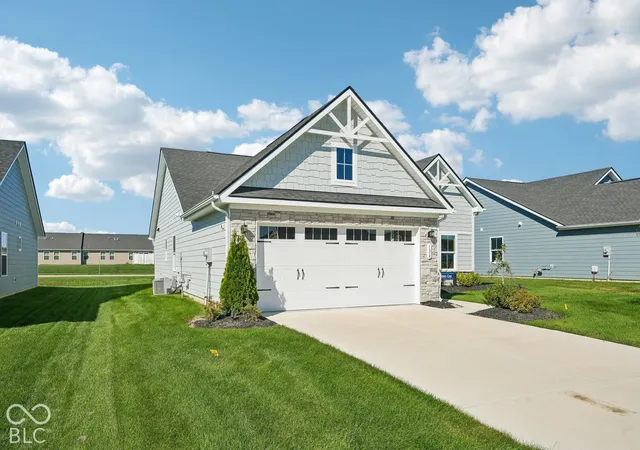 Photo 2 of Single family home for sale at 136 Eagles Tr, Whiteland, IN 46184 | MLS# 22118791 | Listing updated on 2026-10-30