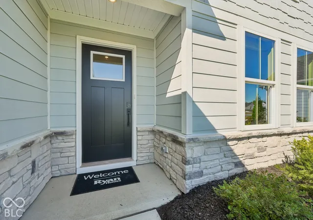 Photo 3 of Single family home for sale at 136 Eagles Tr, Whiteland, IN 46184 | MLS# 22118791 | Listing updated on 2026-10-30