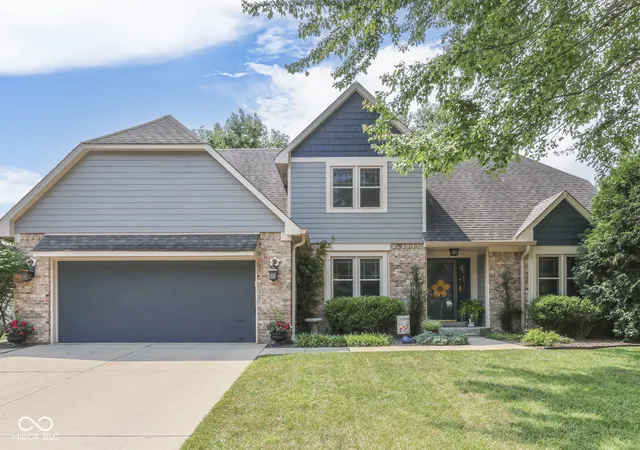 1st image of 832 Leatherwood Dr, Greenwood, IN 46143 | MLS# 22118809