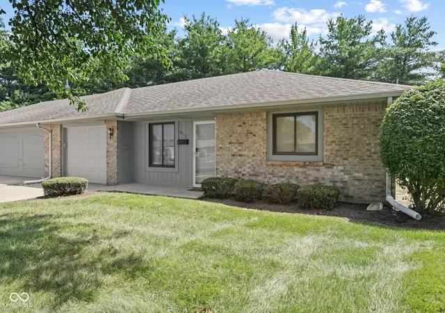 Photo 3 of Sale Pending at 2517 Eric Ct, Anderson, IN 46012 | MLS# 22118810 | Listing updated on 2026-09-04