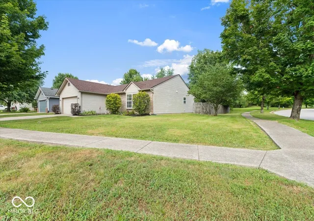 2nd image of 343 S Windstone Ct, Bloomington, IN 47403 | MLS# 22118814