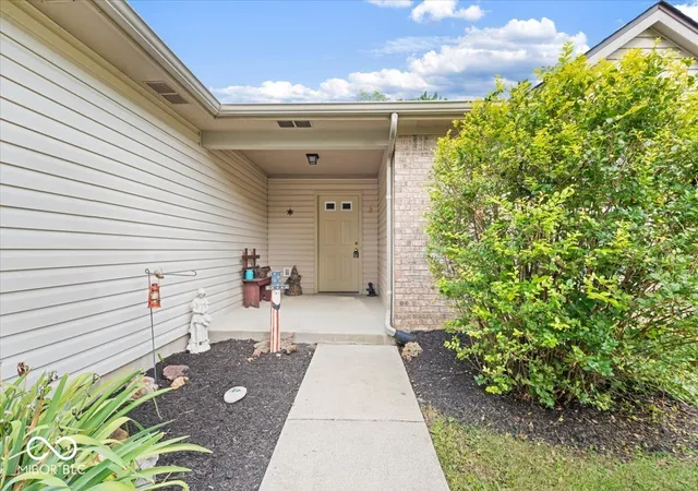3rd image of 343 S Windstone Ct, Bloomington, IN 47403 | MLS# 22118814