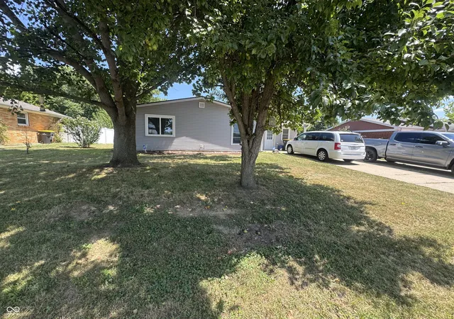 Photo 3 of Sale Pending at 4410 S Madison Ave, Anderson, IN 46013 | MLS# 22118823 | Listing updated on 2026-09-02