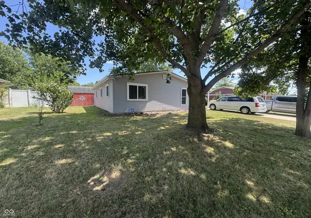 Photo 3 of Sale Pending at 4410 S Madison Ave, Anderson, IN 46013 | MLS# 22118823 | Listing updated on 2026-09-02