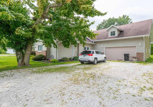 Photo 2 of Sale Pending at 8621 N Murphy Rd, Brazil, IN 47834 | MLS# 22118827 | Listing updated on 2026-09-03