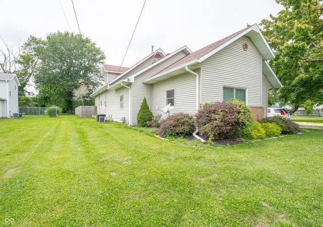 Photo 3 of Sale Pending at 8621 N Murphy Rd, Brazil, IN 47834 | MLS# 22118827 | Listing updated on 2026-09-03