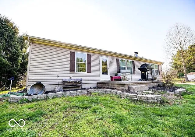Photo 2 of Sale Pending at 5024 Stansbury, Spencer, IN 47460 | MLS# 22118835 | Listing updated on 2026-08-24