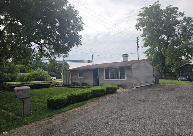 2nd image of 2424 W 17th St, Anderson, IN 46016 | MLS# 22118838