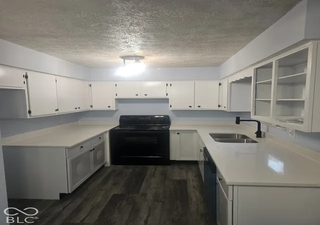 Photo 2 of Single family home for sale at 10210 E 33rd Street, Indianapolis, IN 46235 | MLS# 22118844 | Listing updated on 2026-10-07