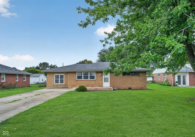 3rd image of 726 E School St, Anderson, IN 46012 | MLS# 22118846