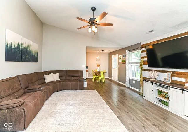 Photo 4 of Sale Pending at 18884 Prairie Xing, Noblesville, IN 46062 | MLS# 22118856 | Listing updated on 2026-08-11