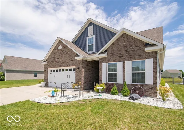 2nd image of 129 Larimar Wy, Whiteland, IN 46184 | MLS# 22118860