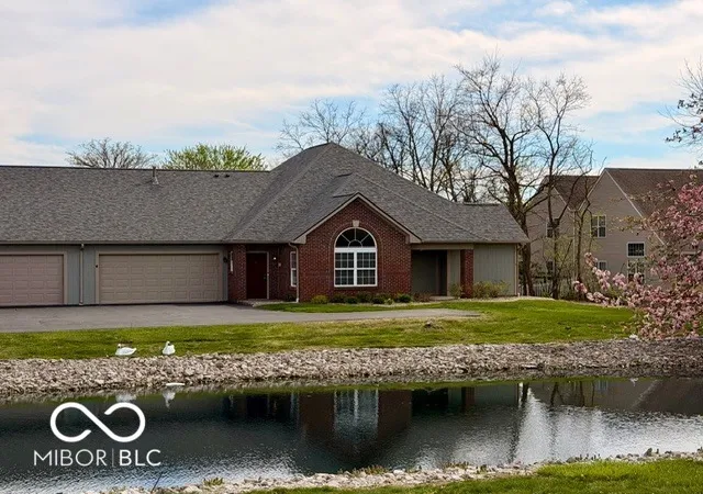 Photo 3 of Condo for sale at 2712 Reflection Way, Greenwood, IN 46143 | MLS# 22118864 | Listing updated on 2026-09-11