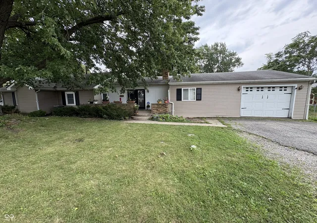 1st image of 420 E Fourth St, Winchester, IN 47394 | MLS# 22118892