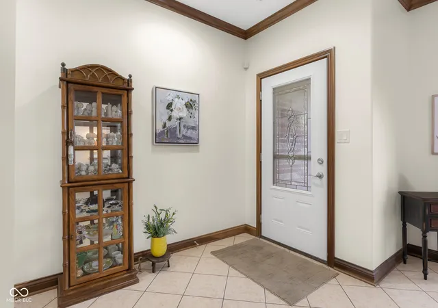 Photo 4 of Single family home for sale at 3890 Naples Dr, Columbus, IN 47203 | MLS# 22118908 | Listing updated on 2026-10-09
