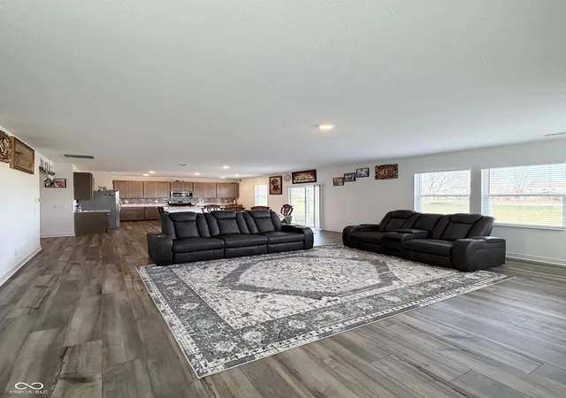 Photo 4 of Single family home for sale at 1208 Taggart Way, Greenwood, IN 46143 | MLS# 22118930 | Listing updated on 2026-08-31
