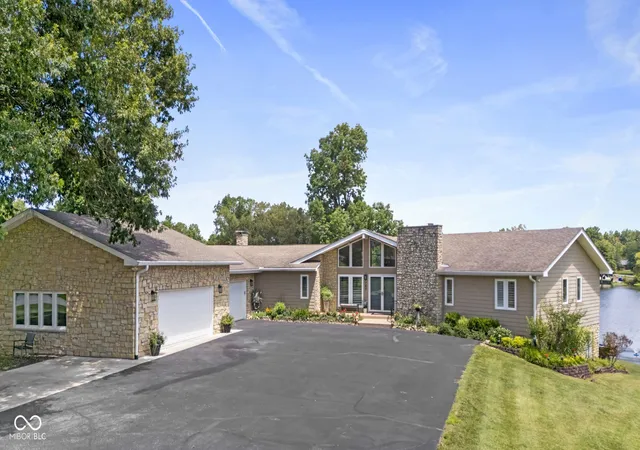 1st image of 160 N Hereford, Madison, IN 47250 | MLS# 22118933