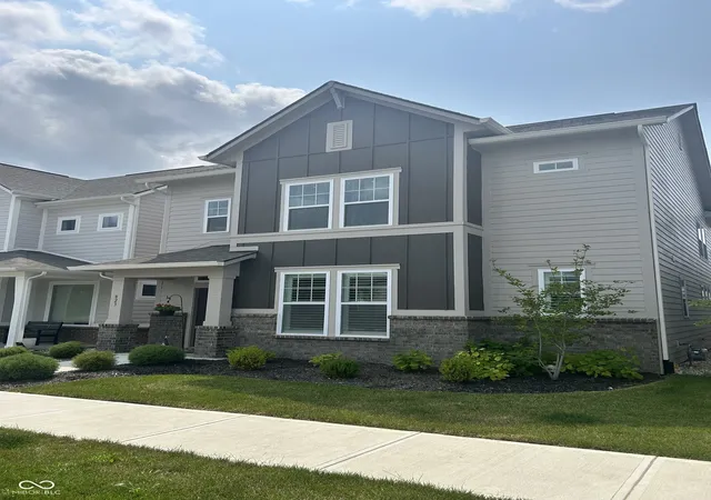 Photo 2 of Single family home for sale at 823 Rose Garden Way, Westfield, IN 46074 | MLS# 22118935 | Listing updated on 2026-09-25