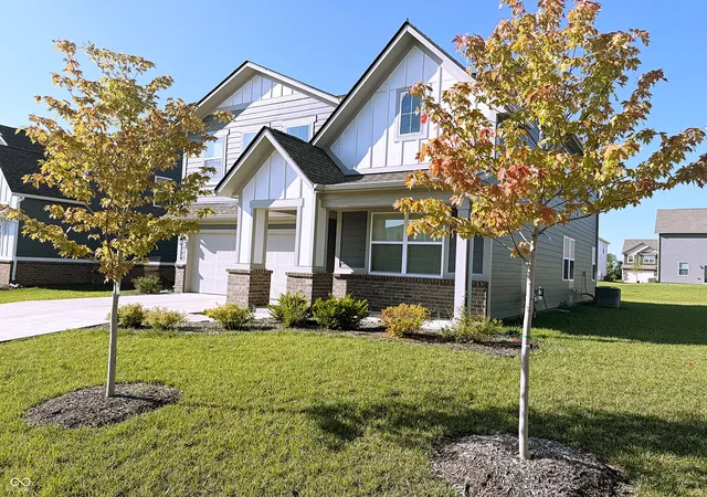 3rd image of 1161 Elmwood Ln, Greenwood, IN 46143 | MLS# 22118936