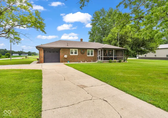 3rd image of 2490 W County Road 400 Road S, Clayton, IN 46118 | MLS# 22118980