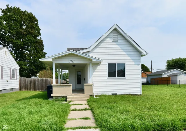 1st image of 2712 S A St, Elwood, IN 46036 | MLS# 22118983