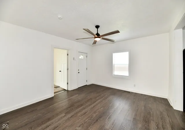 Photo 3 of Single family home for sale at 2712 S A St, Elwood, IN 46036 | MLS# 22118983 | Listing updated on 2026-08-27
