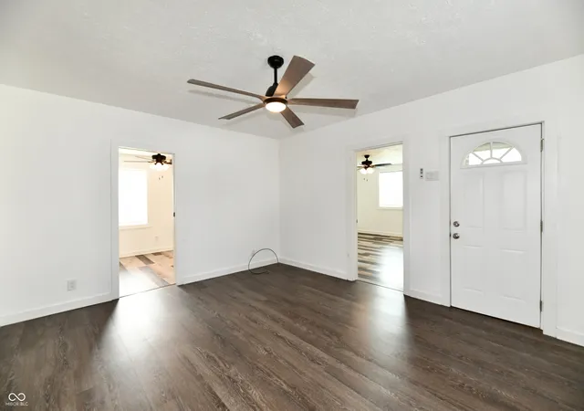 Photo 4 of Single family home for sale at 2712 S A St, Elwood, IN 46036 | MLS# 22118983 | Listing updated on 2026-08-27