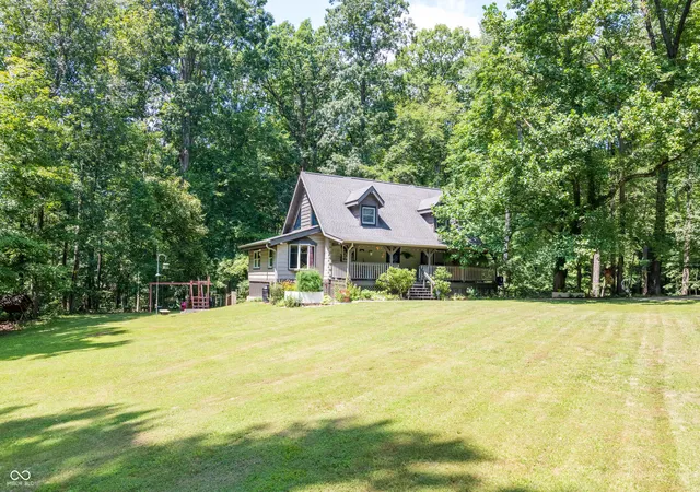 2nd image of 1831 W Pagoda Path N, Martinsville, IN 46151 | MLS# 22119001