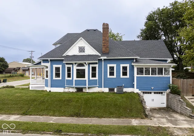 Photo 2 of Single family home for sale at 401 E 7th Street, Muncie, IN 47302 | MLS# 22119041 | Listing updated on 2026-10-01