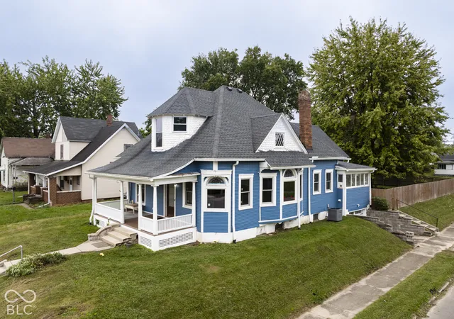 Photo 3 of Single family home for sale at 401 E 7th Street, Muncie, IN 47302 | MLS# 22119041 | Listing updated on 2026-10-01