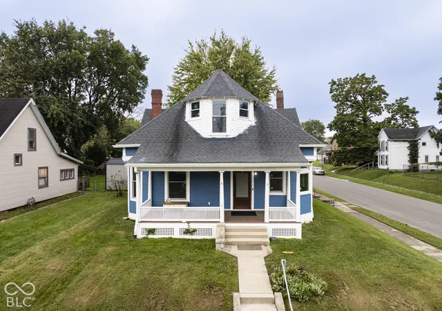 Photo 4 of Single family home for sale at 401 E 7th Street, Muncie, IN 47302 | MLS# 22119041 | Listing updated on 2026-10-01