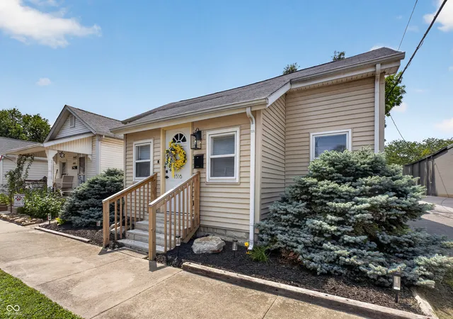 1st image of 1516 Chestnut St, Columbus, IN 47201 | MLS# 22119054