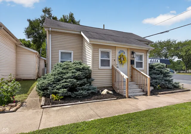 2nd image of 1516 Chestnut St, Columbus, IN 47201 | MLS# 22119054