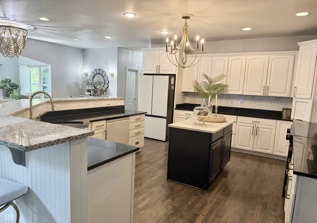 2nd image of 16424 Brookhollow Dr, Westfield, IN 46062 | MLS# 22119056