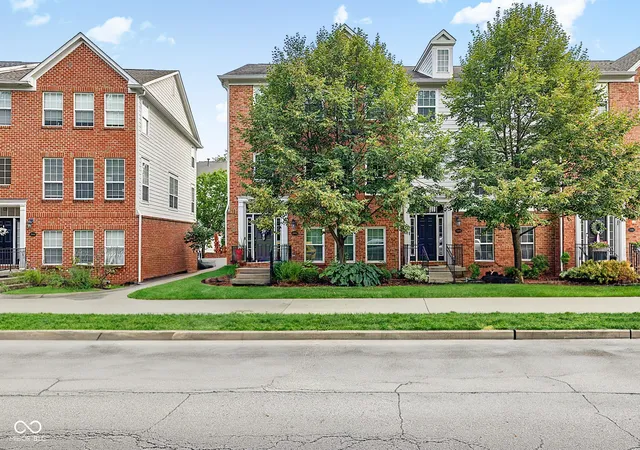 Photo 1 of Sale Pending at 1098 Cavendish Dr, Carmel, IN 46032 | MLS# 22119064 | Listing updated on 2026-09-14