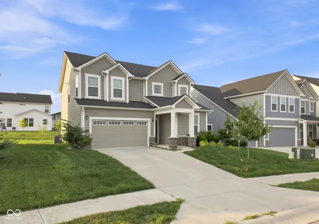 Photo 2 of Single family home for sale at 5432 Laurel Crst, Noblesville, IN 46062 | MLS# 22119075 | Listing updated on 2026-09-18
