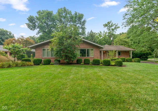 1st image of 806 N Briar Rd, Muncie, IN 47304 | MLS# 22119090