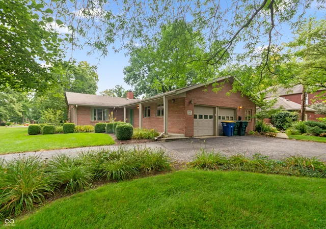 3rd image of 806 N Briar Rd, Muncie, IN 47304 | MLS# 22119090