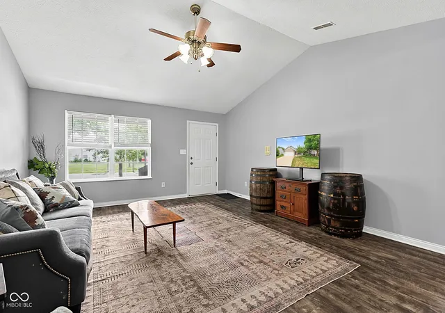 4th image of 133 Clear Branch Dr, Brownsburg, IN 46112 | MLS# 22119091
