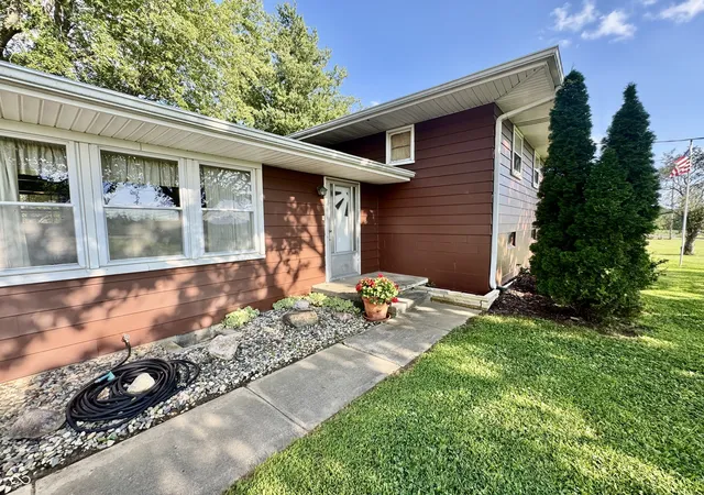 3rd image of 1628 N 300 W, Crawfordsville, IN 47933 | MLS# 22119110