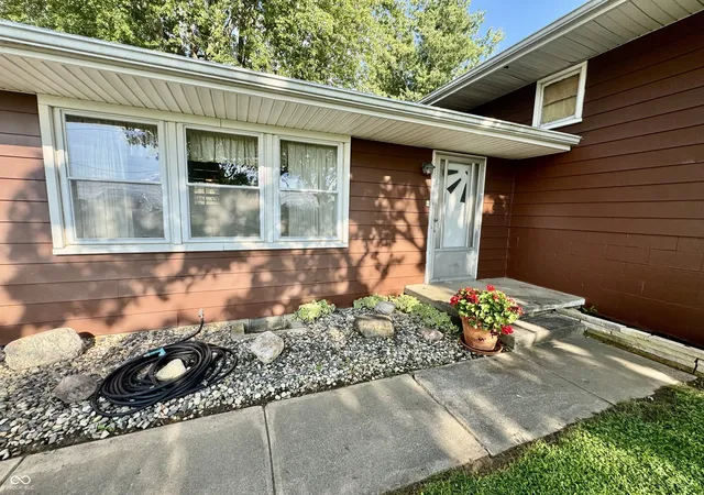 4th image of 1628 N 300 W, Crawfordsville, IN 47933 | MLS# 22119110